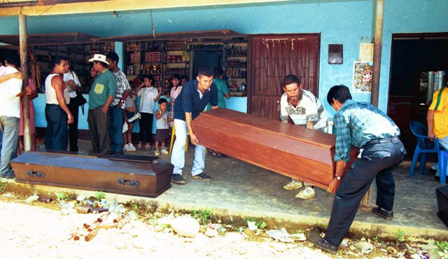 Al menos 35 personas fueron asesinadas en la masacre de La Gabarra.